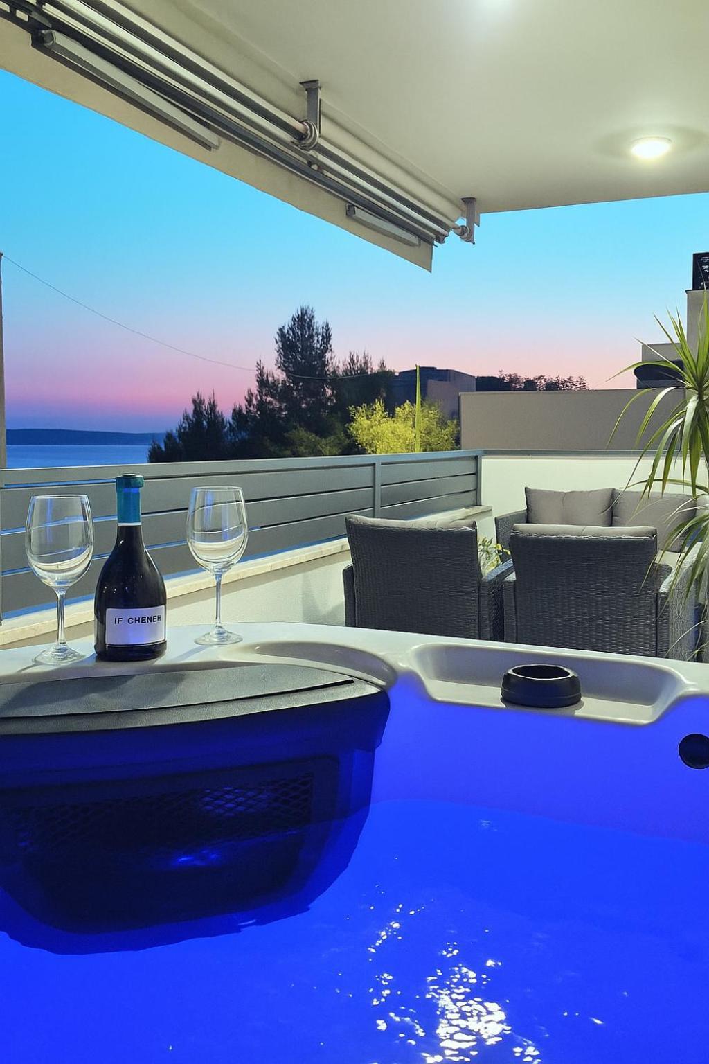 Vucko With Jacuzzi Holiday home *