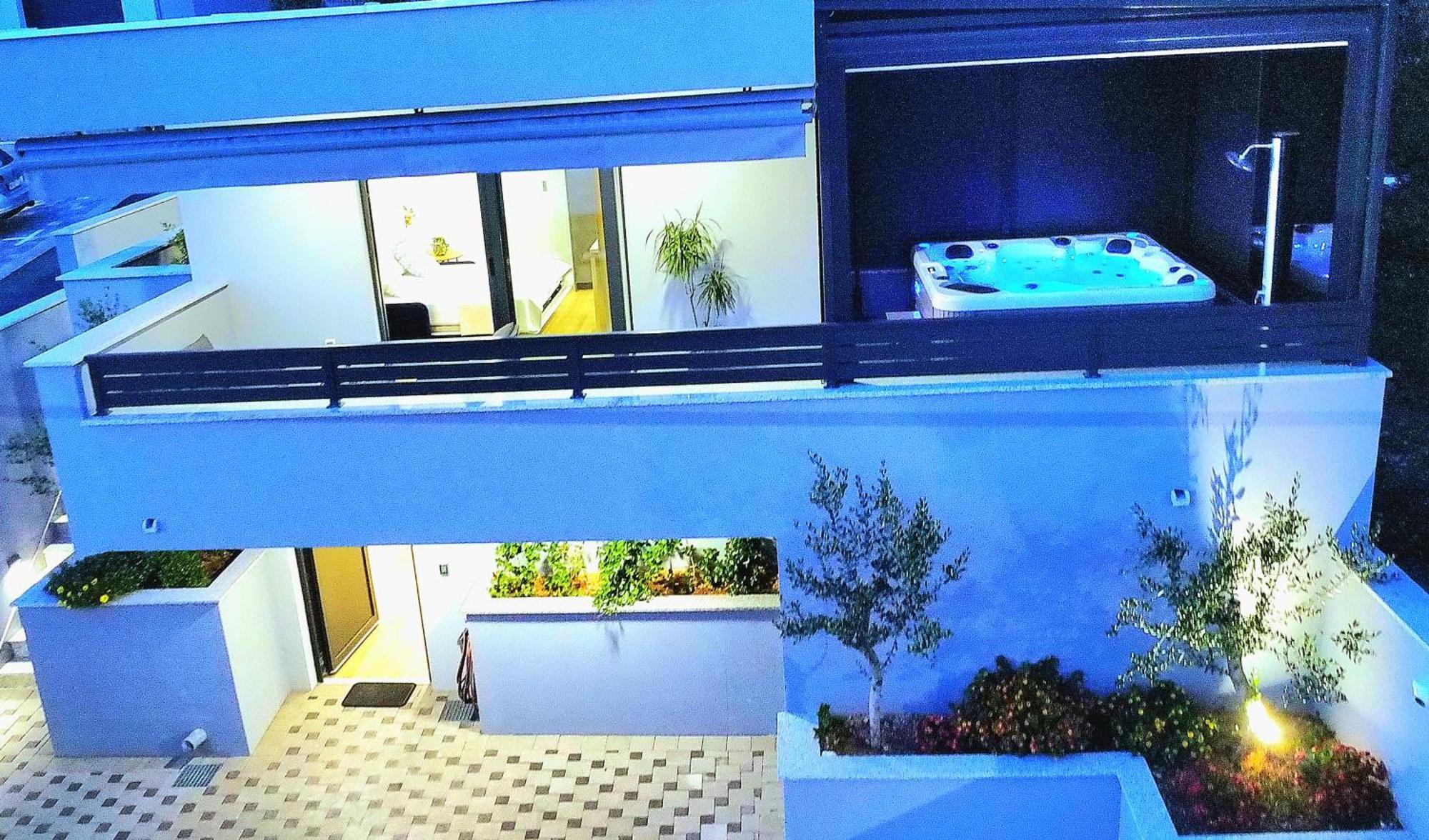 Holiday home Vucko With Jacuzzi Makarska