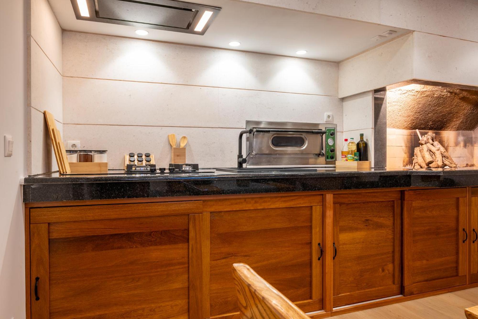 Holiday home Vucko With Jacuzzi Makarska